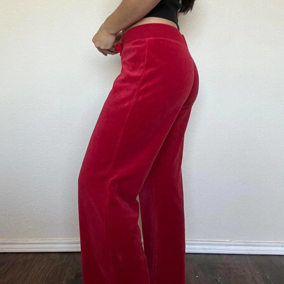 NY&Co Red Velour Sweatpants - Picture 3 of 5